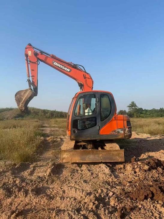 Buy Doosan DX75-9C Used Excavator / 1