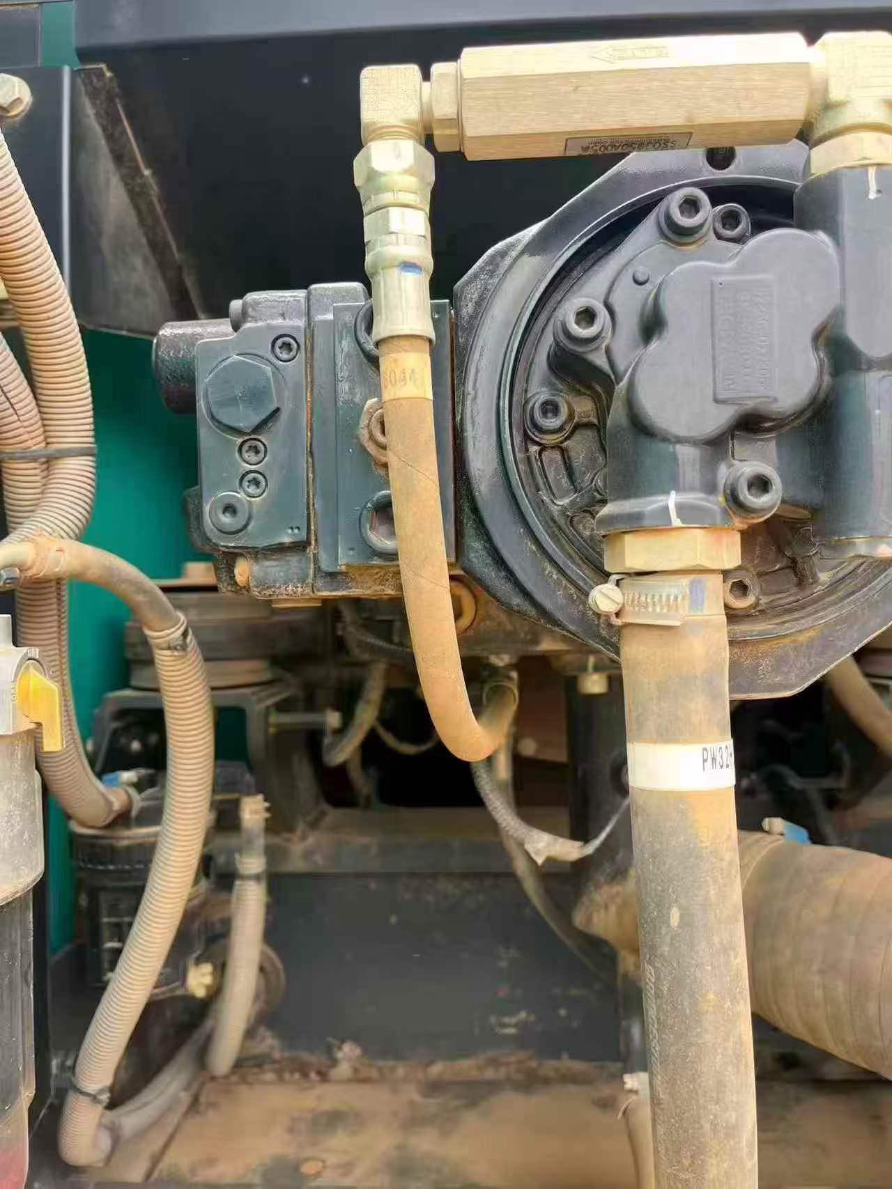 شراء حفارة Kobelco SK210-6 مستعملة / 6