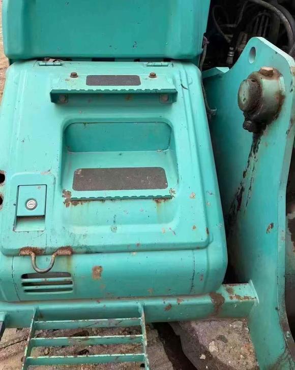 Buy Kobelco SK200-2 Used Excavator / 1