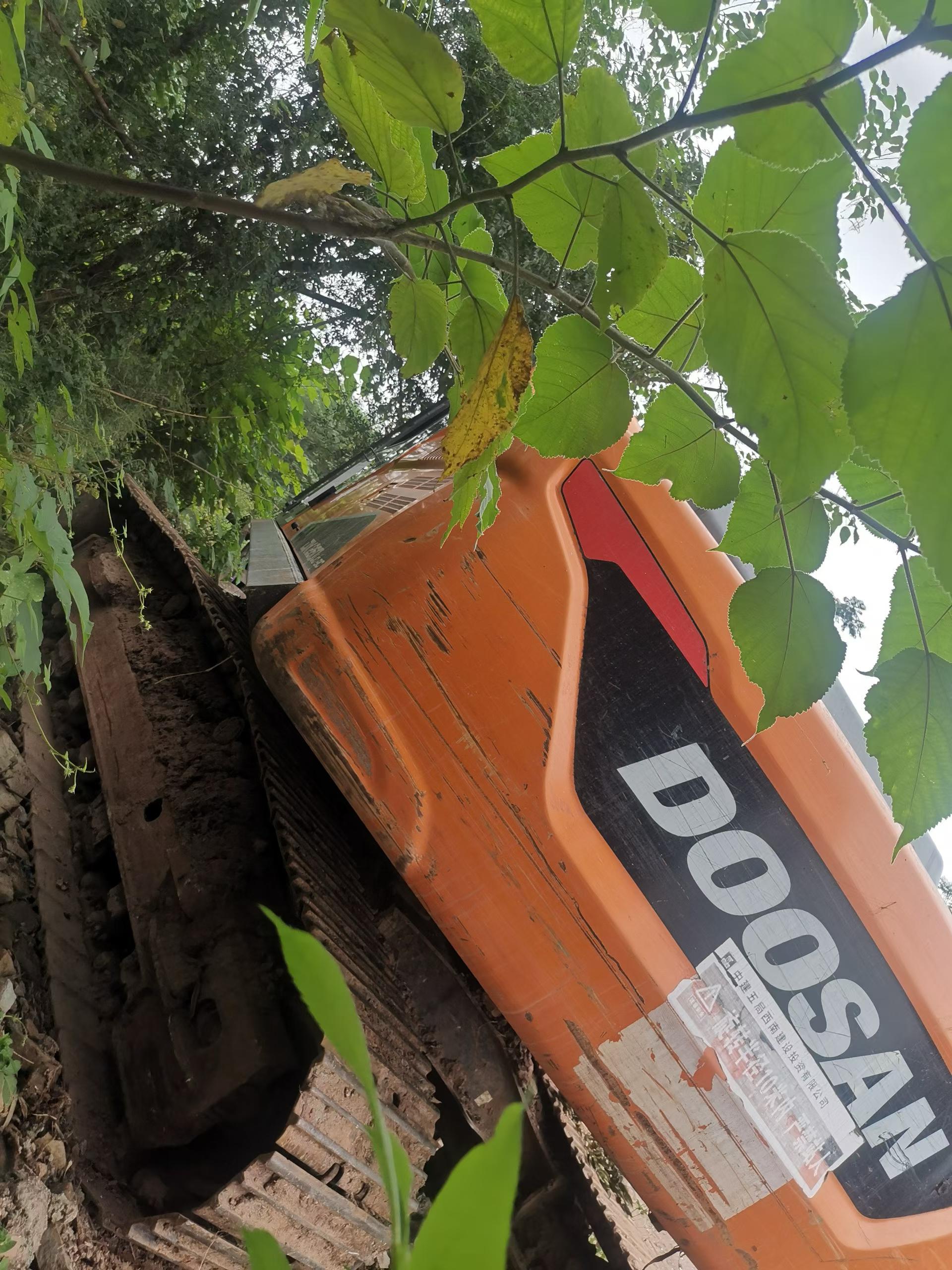 Buy Doosan DH220 Used Excavator / 3