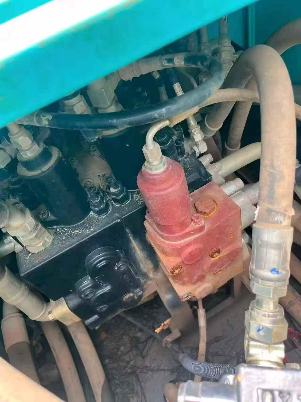 شراء حفارة Kobelco SK210-6 مستعملة / 5