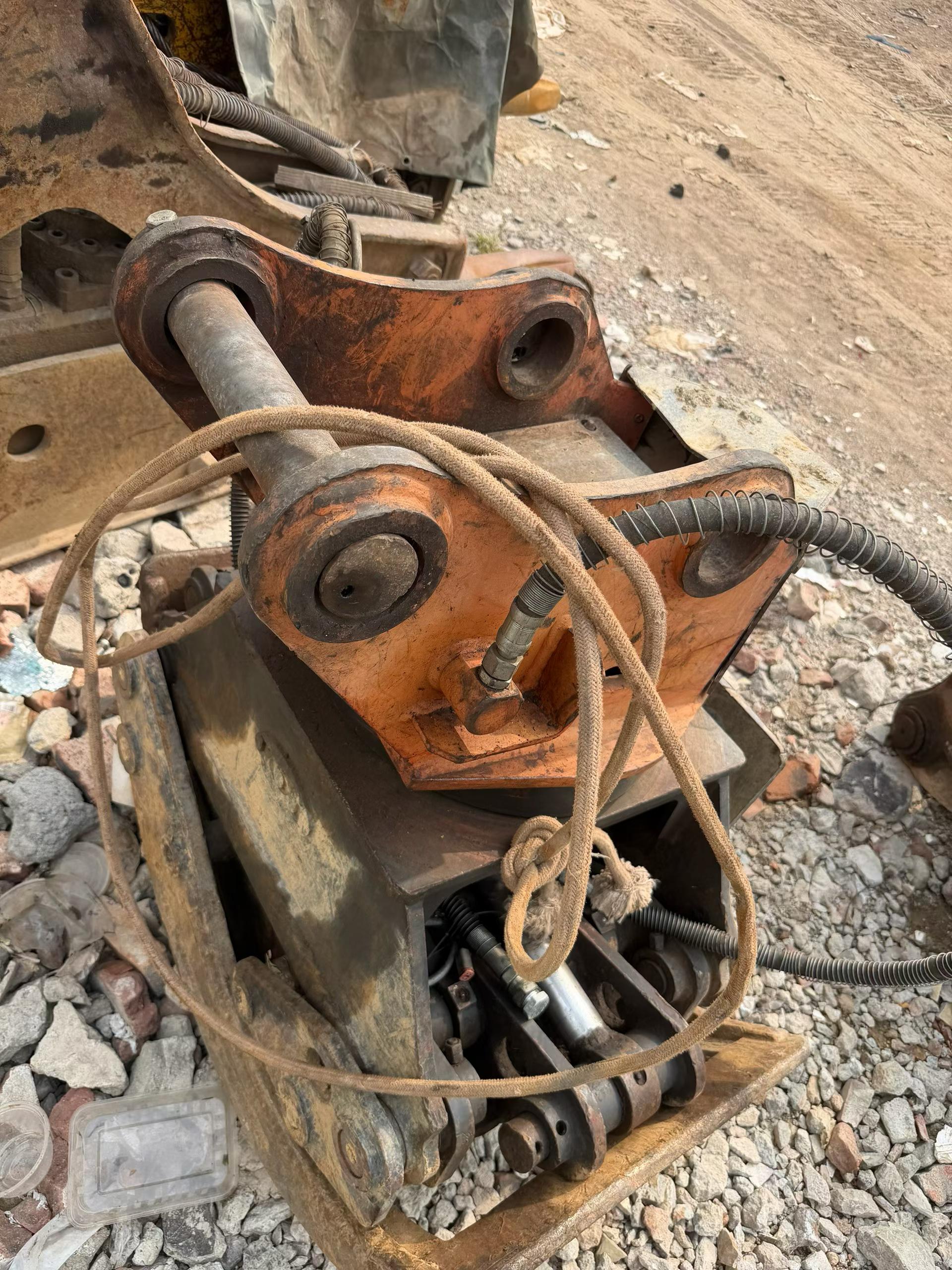 Buy XCMG XE135B Used Excavator / 9