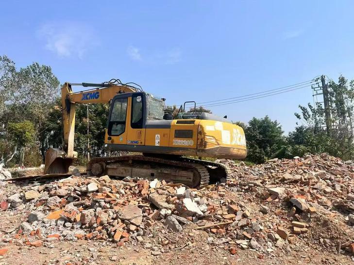 Buy XCMG XE200 Used Excavator / 1