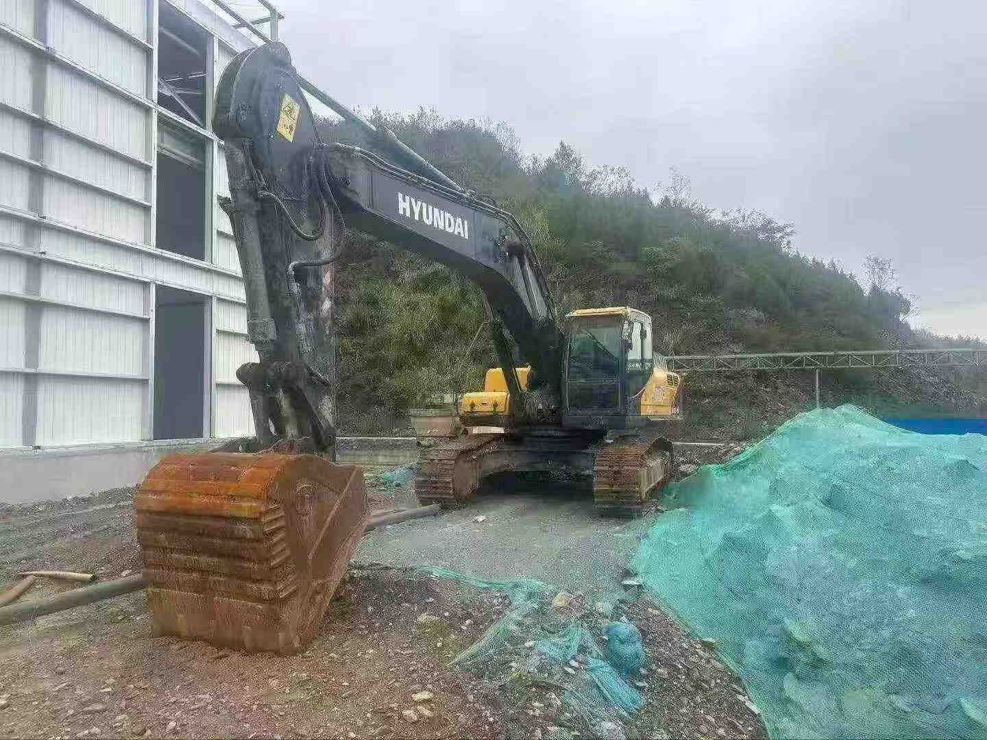 Buy Hyundai R350LVS Used Excavator / 3