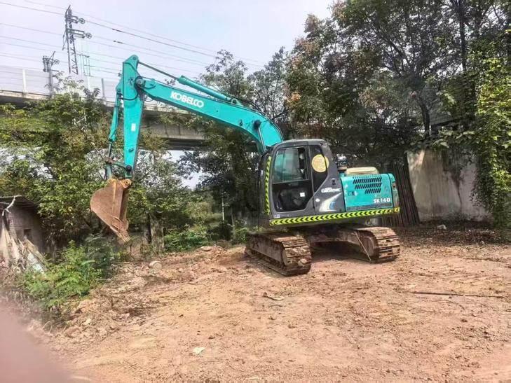 Buy Kobelco SK140 Used Excavator / 1