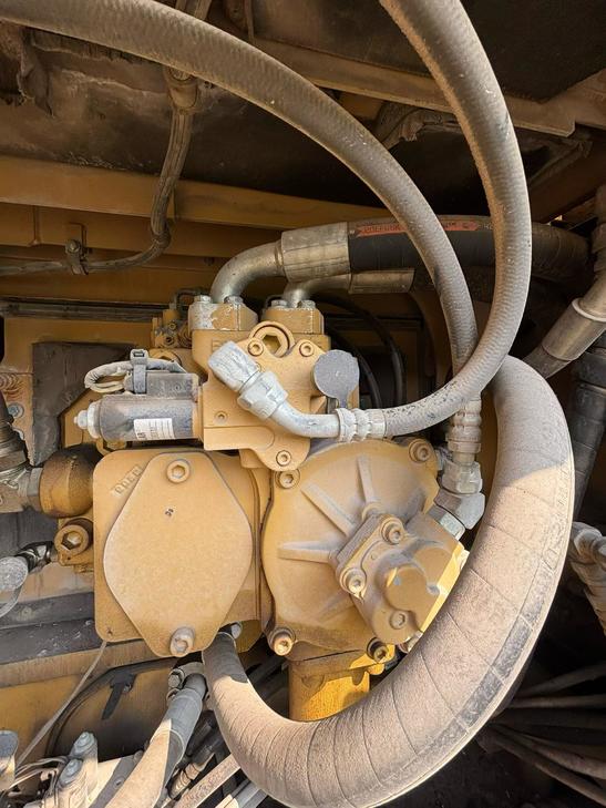Buy Caterpillar Used Excavator / 1