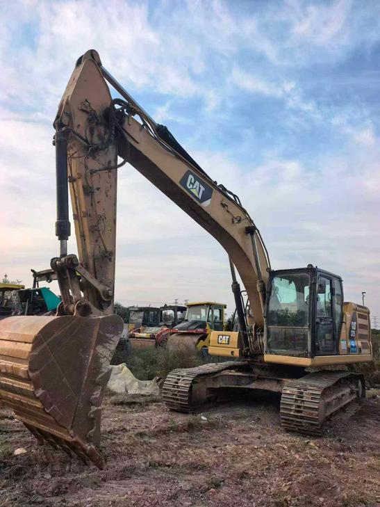 Buy Caterpillar 323 Used Excavator / 1