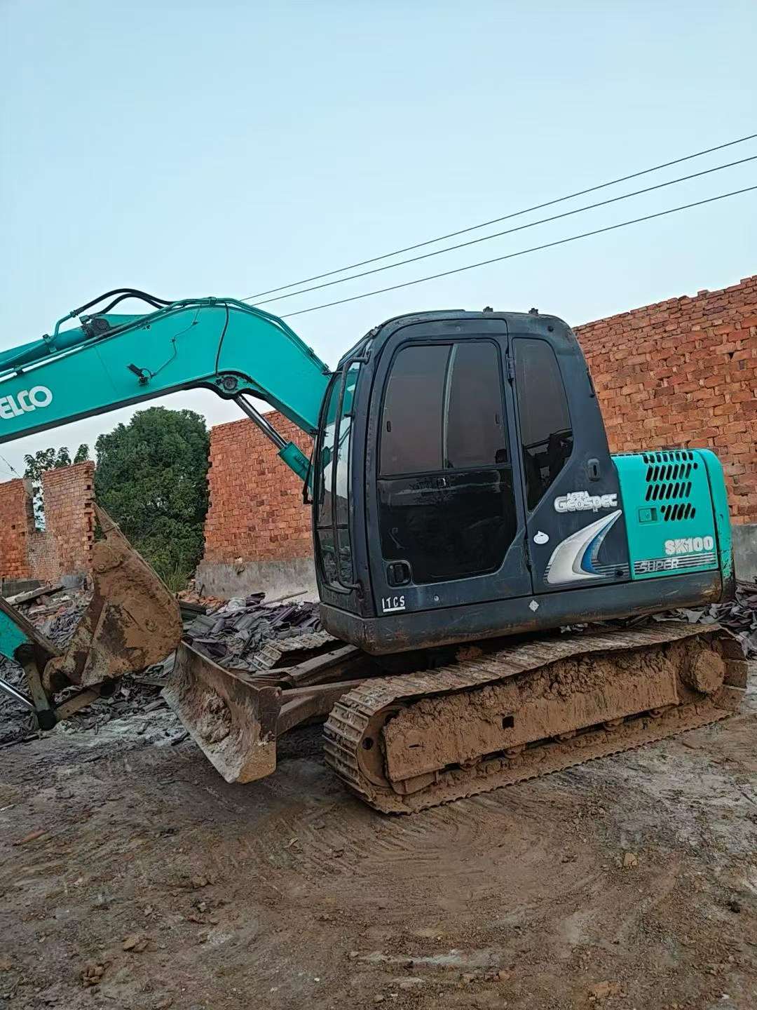 Buy Kobelco SK75 Used Excavator / 1