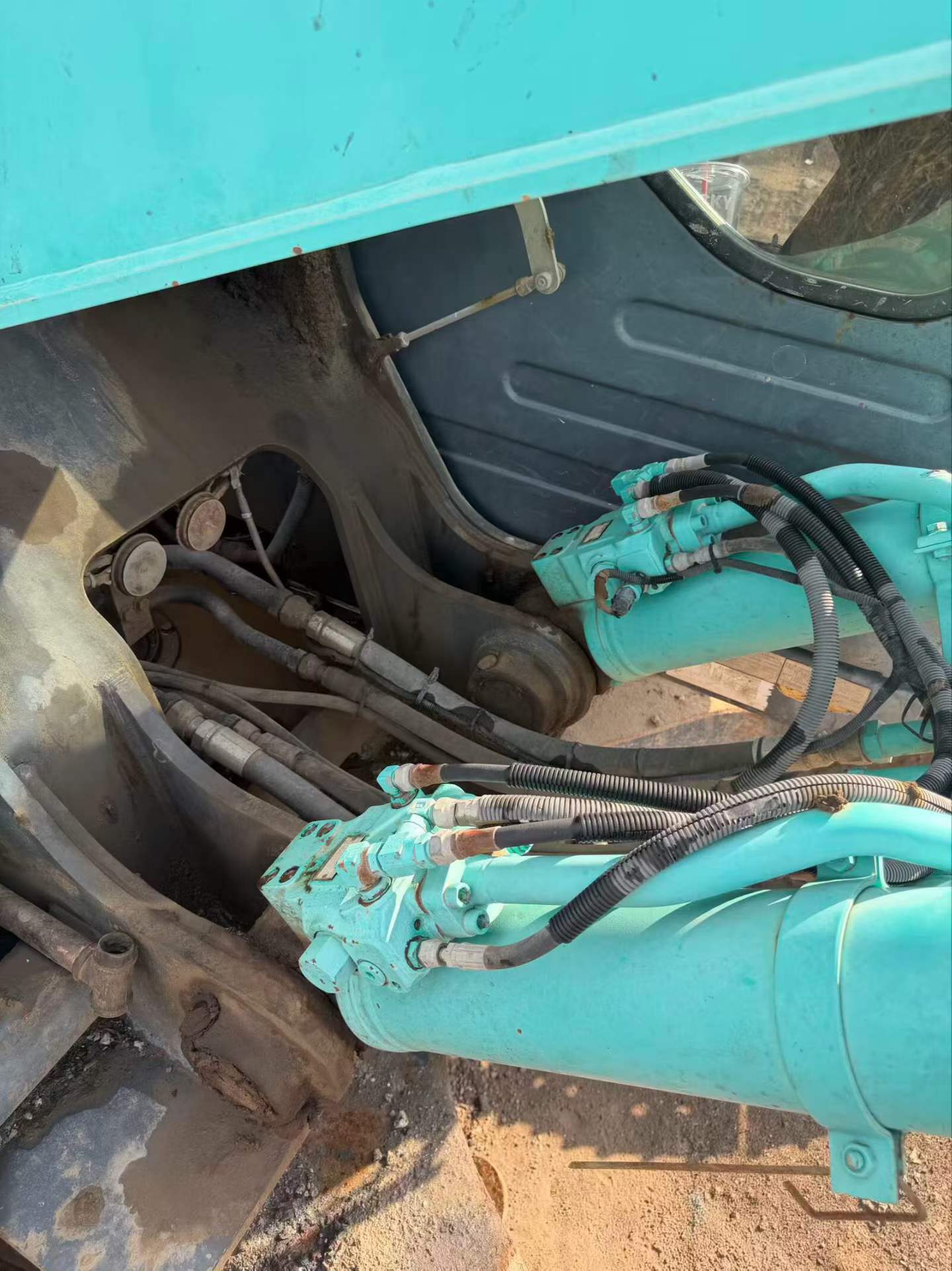 Buy Kobelco SK200-2 Used Excavator / 8 Buy Kobelco SK200-2 Used Excavator / 8