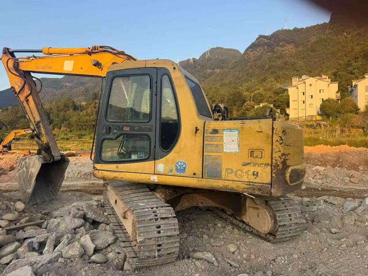 Buy Komatsu PC120-6E Used Excavator / 1