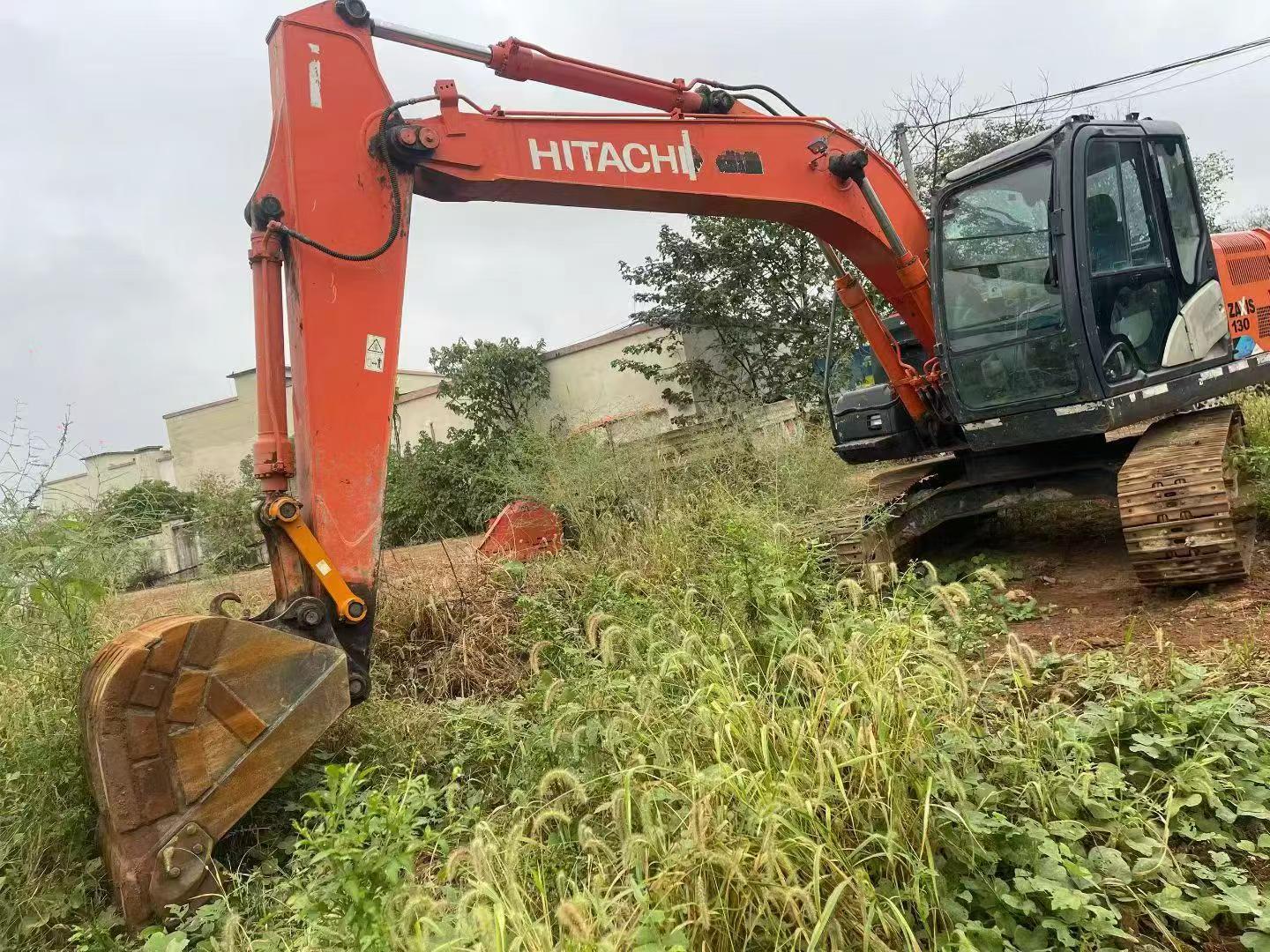 Buy Hitachi EX130H-5 Used Excavator / 2
