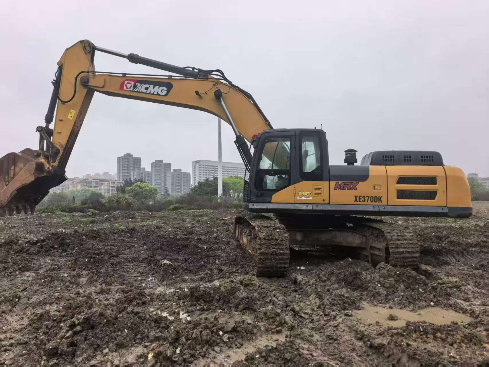 Buy XCMG XE370 Used Excavator / 2 Buy XCMG XE370 Used Excavator / 2