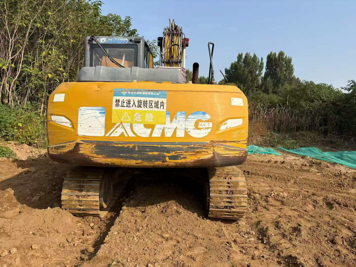 شراء حفارة XCMG XE135D مستعملة / 2