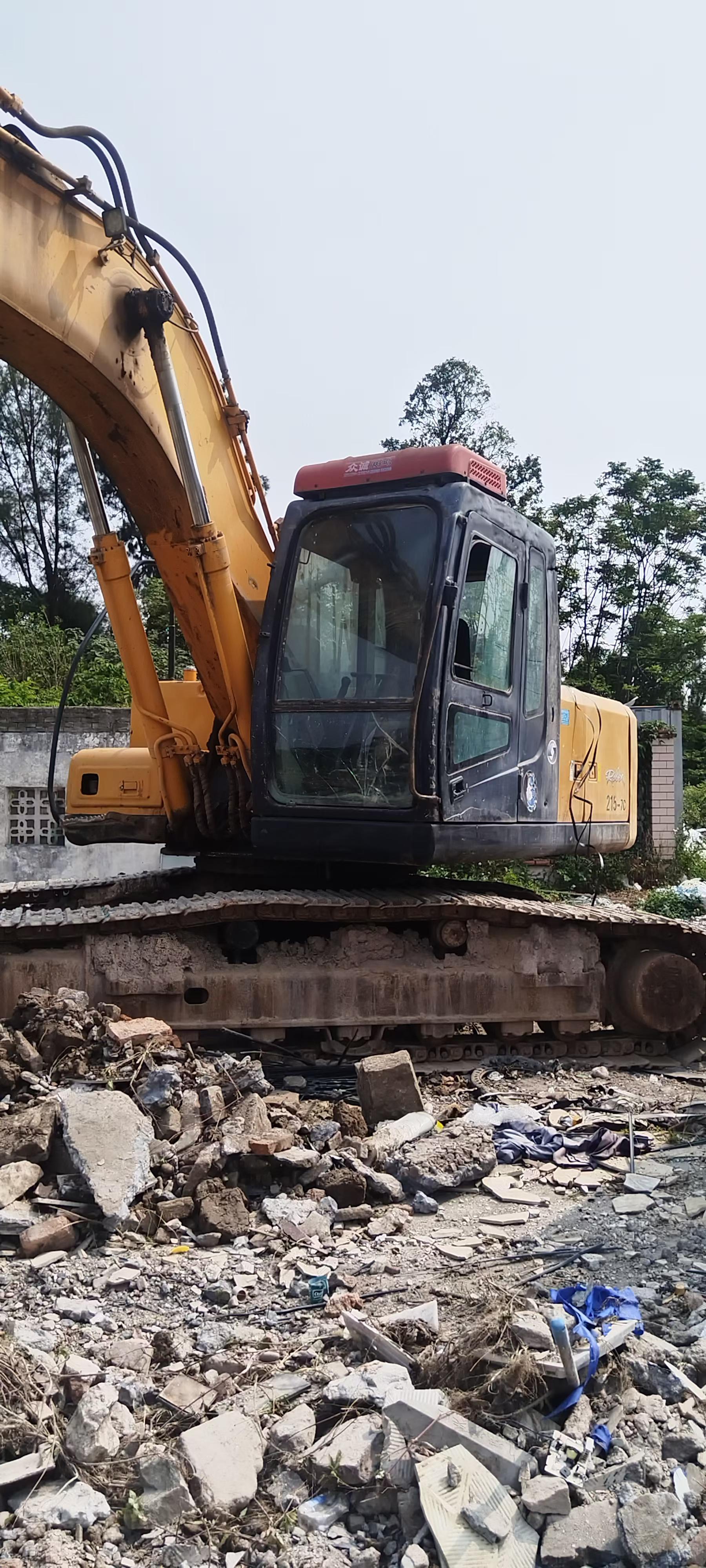Buy Hyundai R215-7 Used Excavator / 4