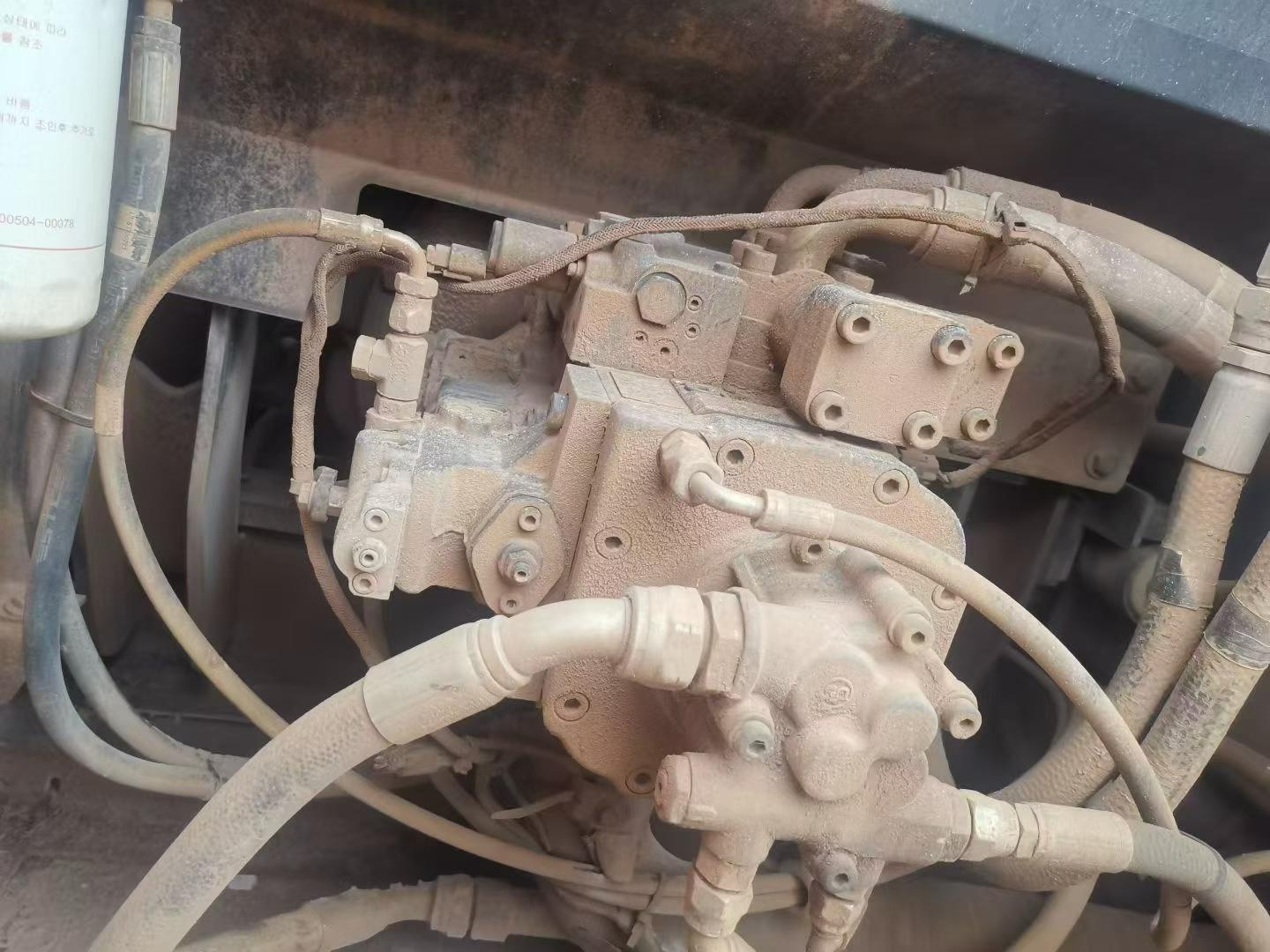 Buy Doosan DH220 Used Excavator / 8