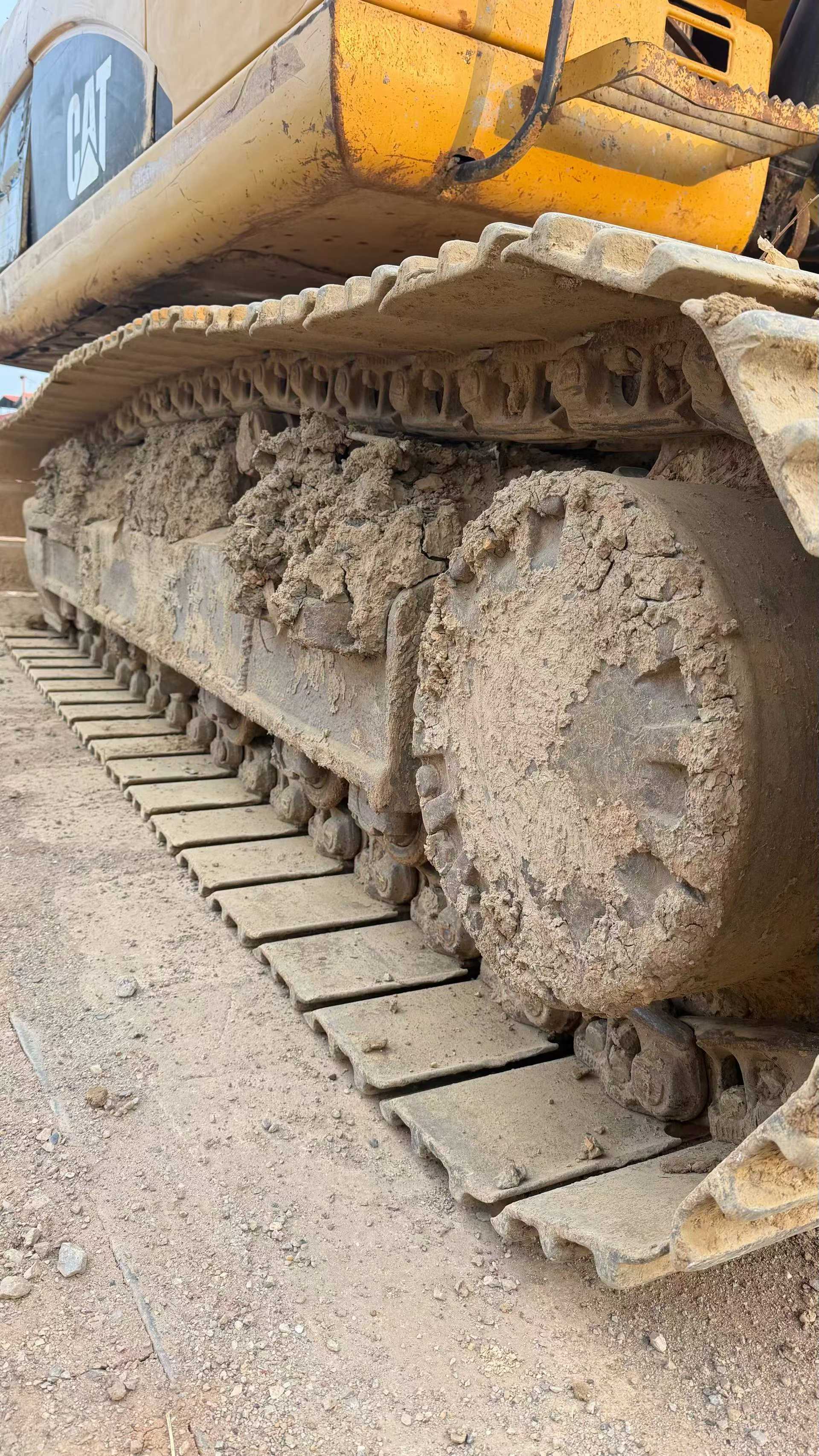 Buy Caterpillar 320D Used Excavator / 4
