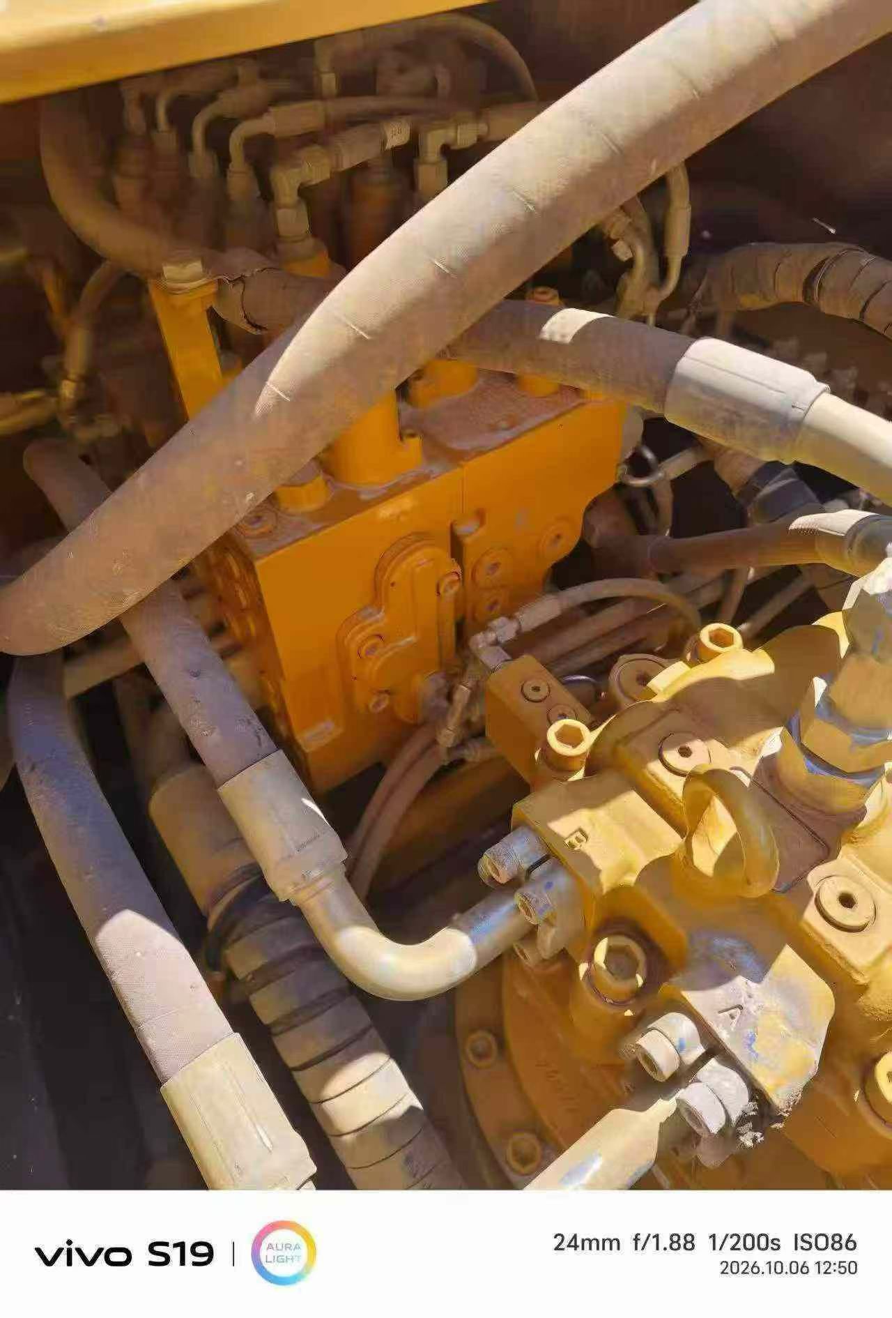 شراء حفارة Sany SY245H مستعملة / 4