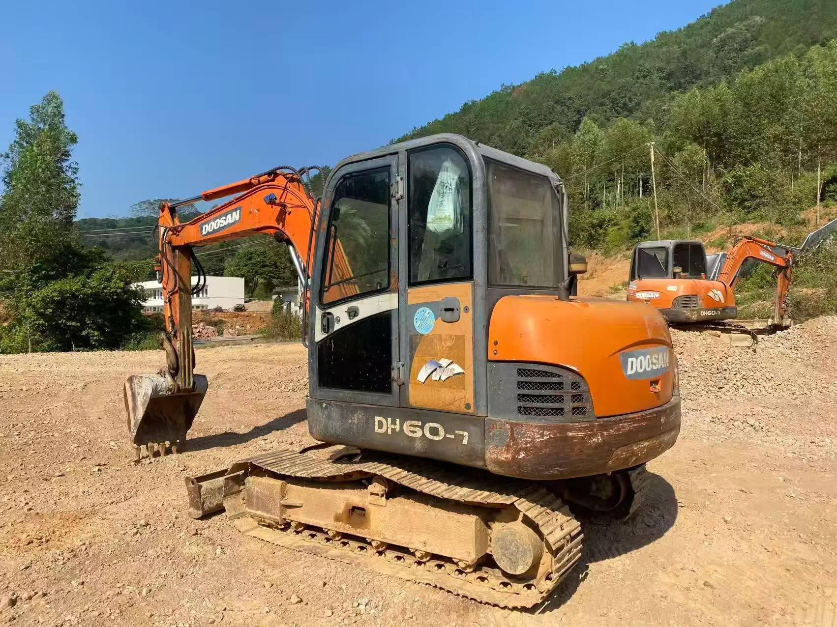 Buy Doosan DH60-7 Used Excavator / 3