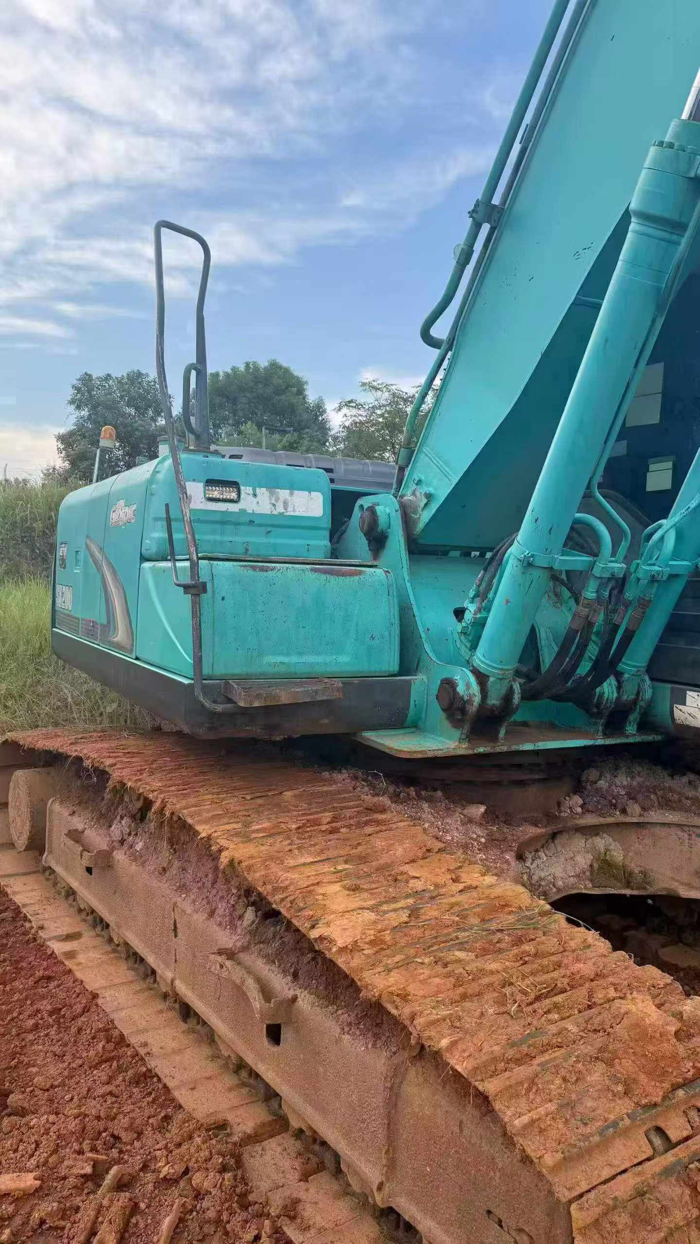 Buy Kobelco SK200-YN12 Used Excavator / 2