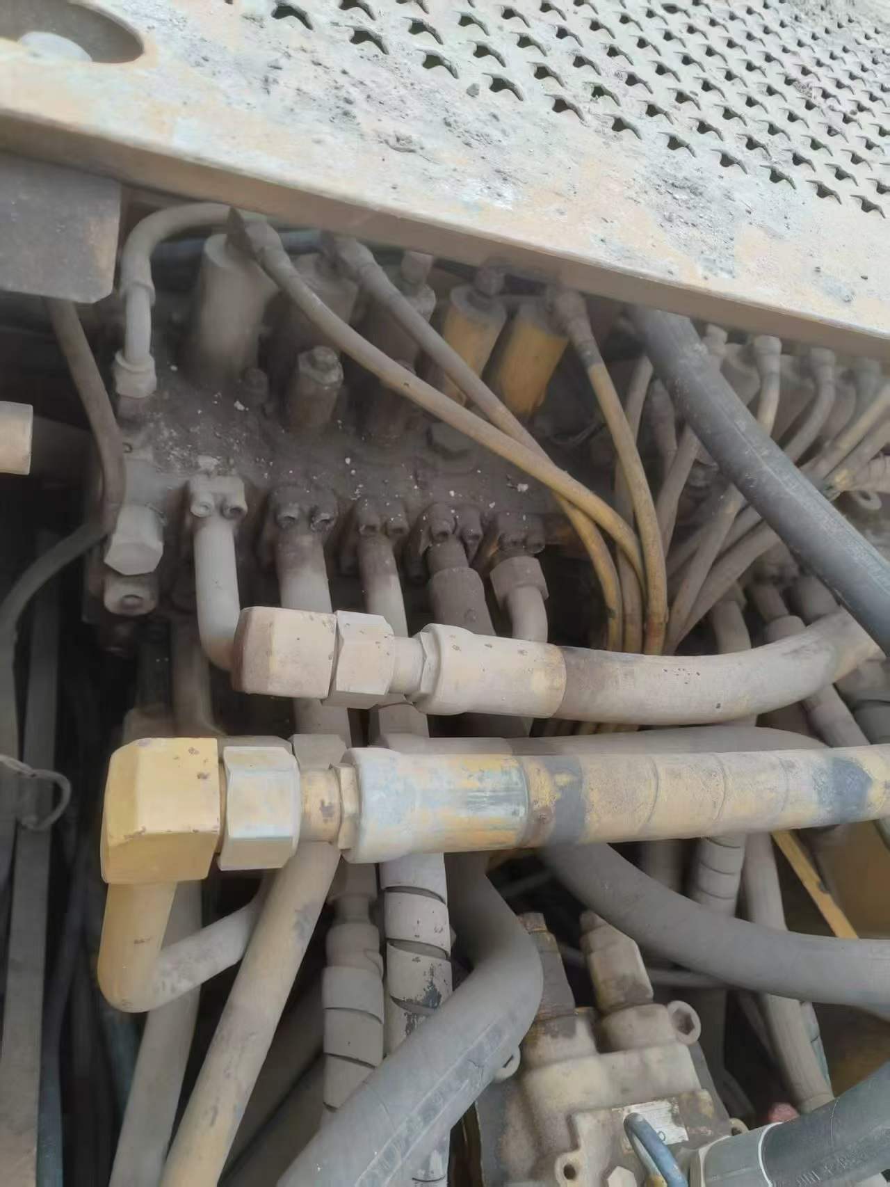 Buy Caterpillar 320C Used Excavator / 6