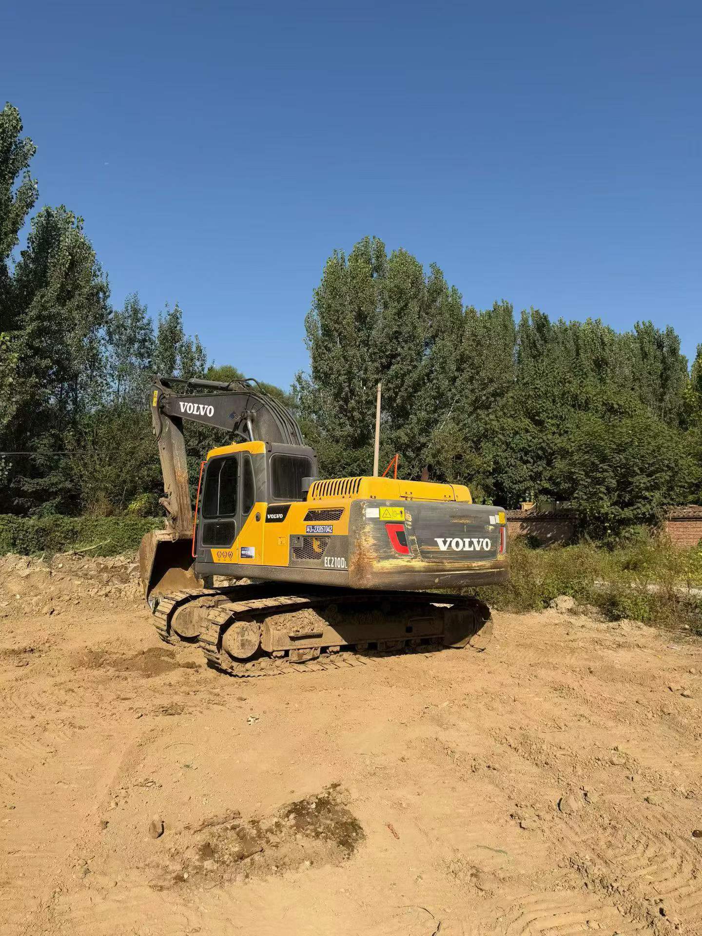 Buy Volvo EC210B Used Excavator / 3