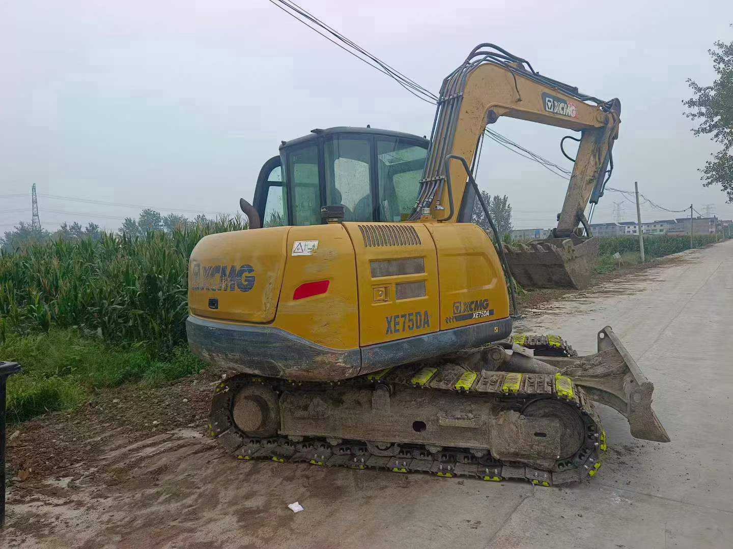 Buy XCMG XE75C Used Excavator / 2