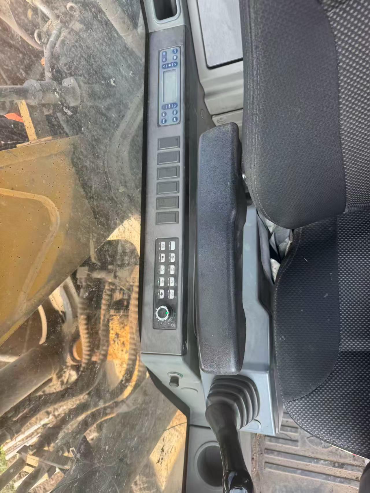 Buy XCMG XE215 Used Excavator / 5