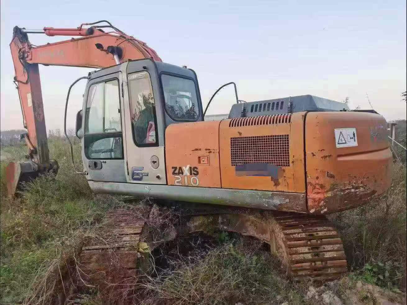 Buy Hitachi EX200 Used Excavator / 3