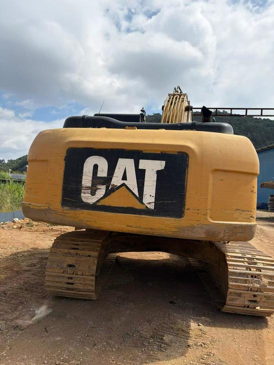 Buy Caterpillar 320A Used Excavator / 1