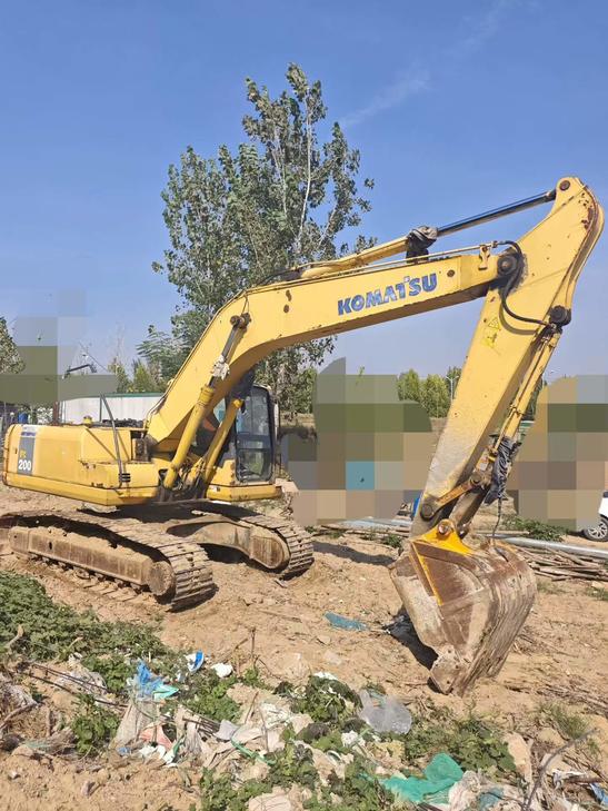 Buy Komatsu PC200-7 Used Excavator / 1