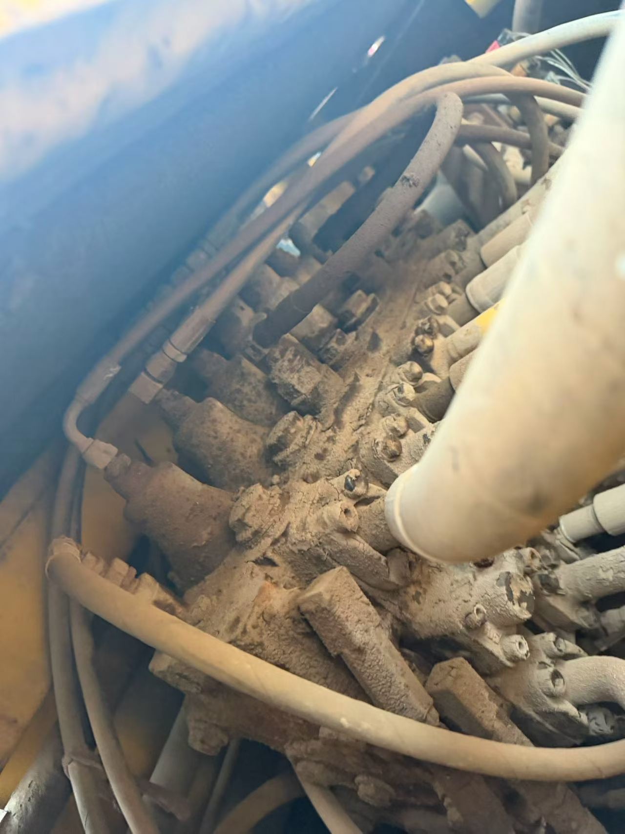 Buy Komatsu PC200-6E Used Excavator / 4