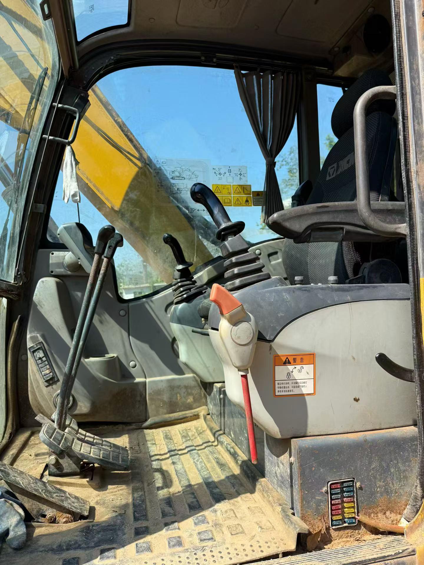 Buy XCMG XE75C Used Excavator / 6