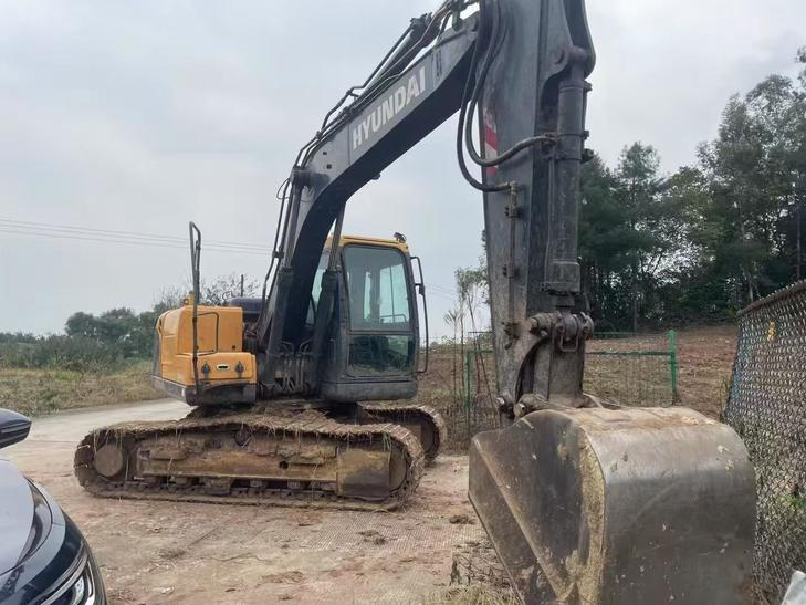 Buy Hyundai R130W Used Excavator / 1