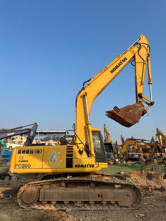 Buy Komatsu PC200-6 Used Excavator / 1
