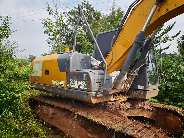 Buy XCMG XE135B Used Excavator / 1