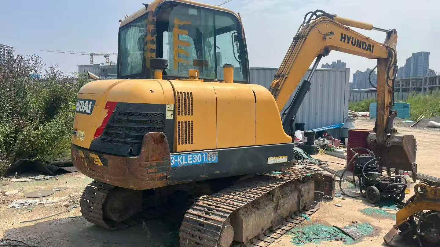 Buy Hyundai HX55 Used Excavator / 2