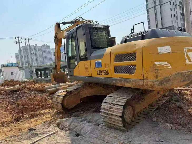 Buy XCMG XE200 Used Excavator / 1