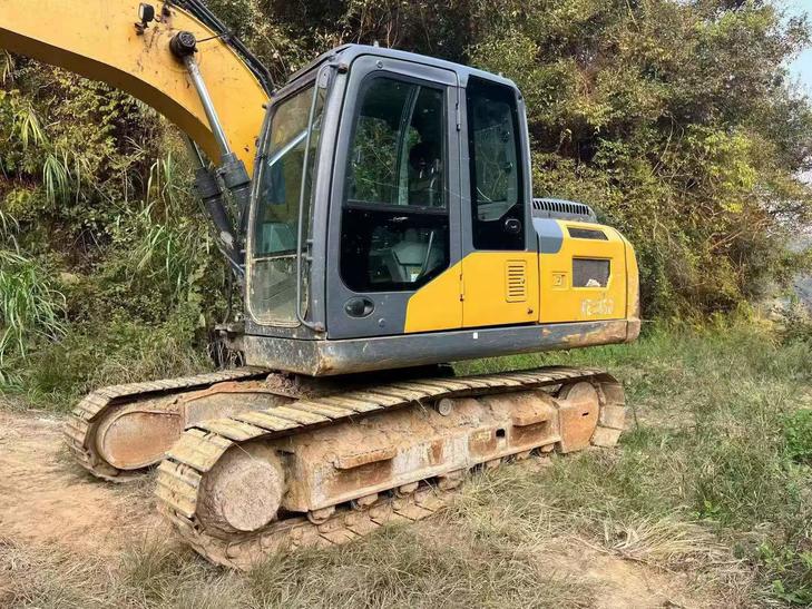 Buy XCMG XE135B Used Excavator / 1