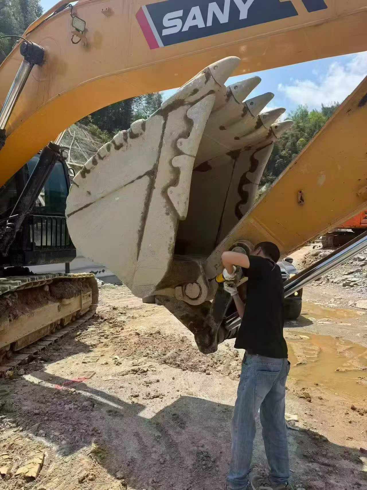 Compre Excavadora Sany SY375H Usada / 3