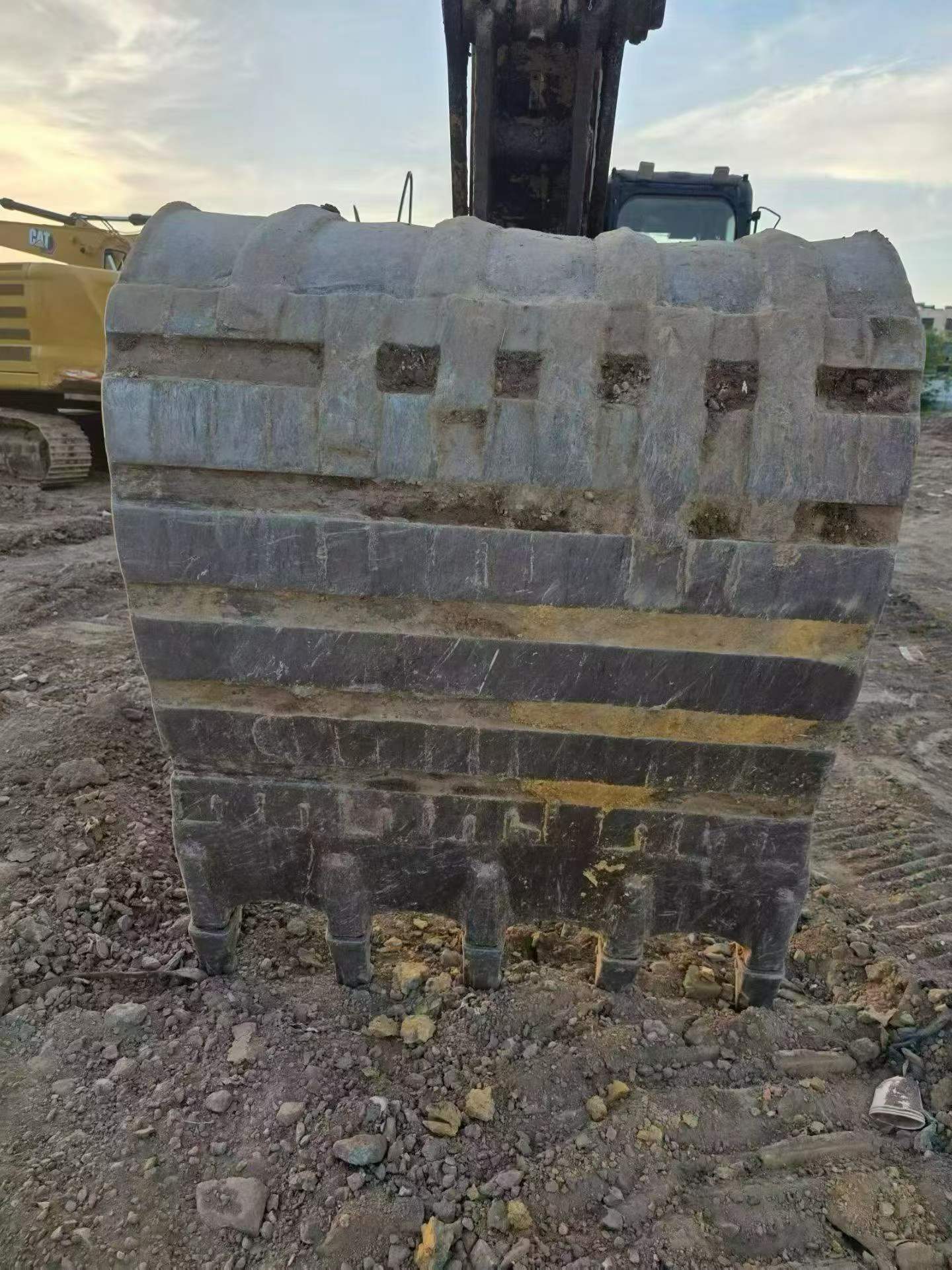 Buy Caterpillar 323D2L Used Excavator / 4