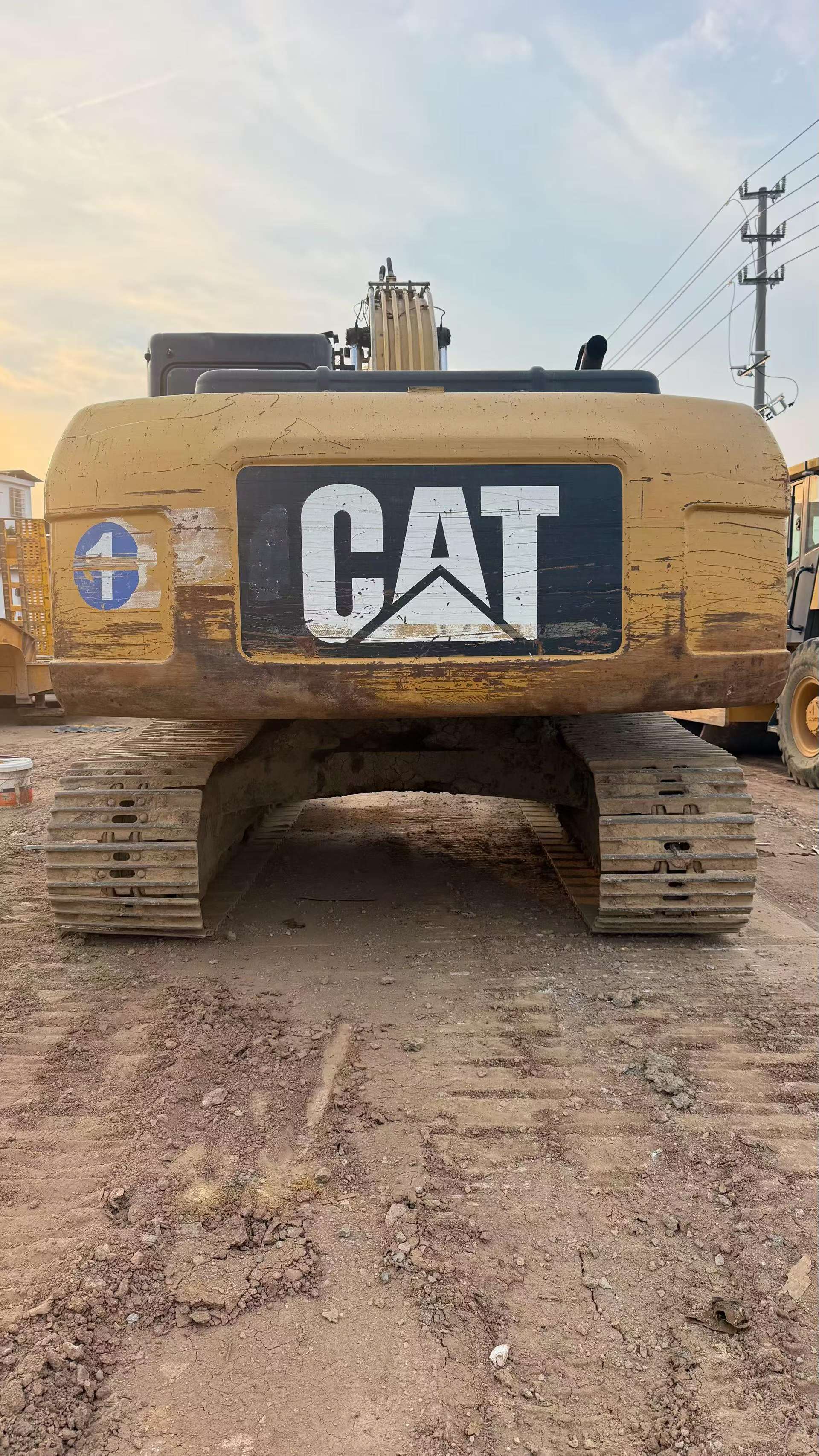 Buy Caterpillar 320D Used Excavator / 3