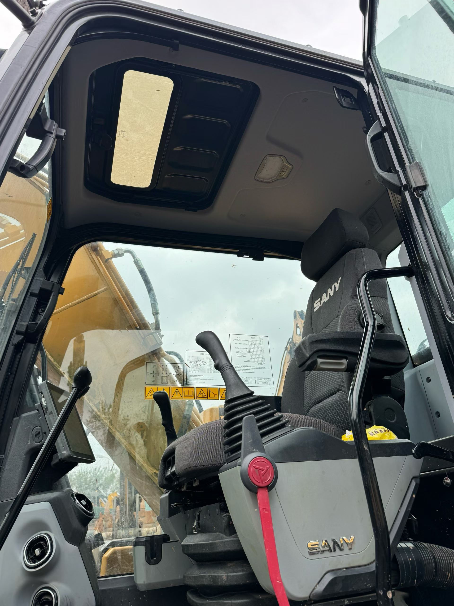 Buy Sany SY135 Used Excavator / 6