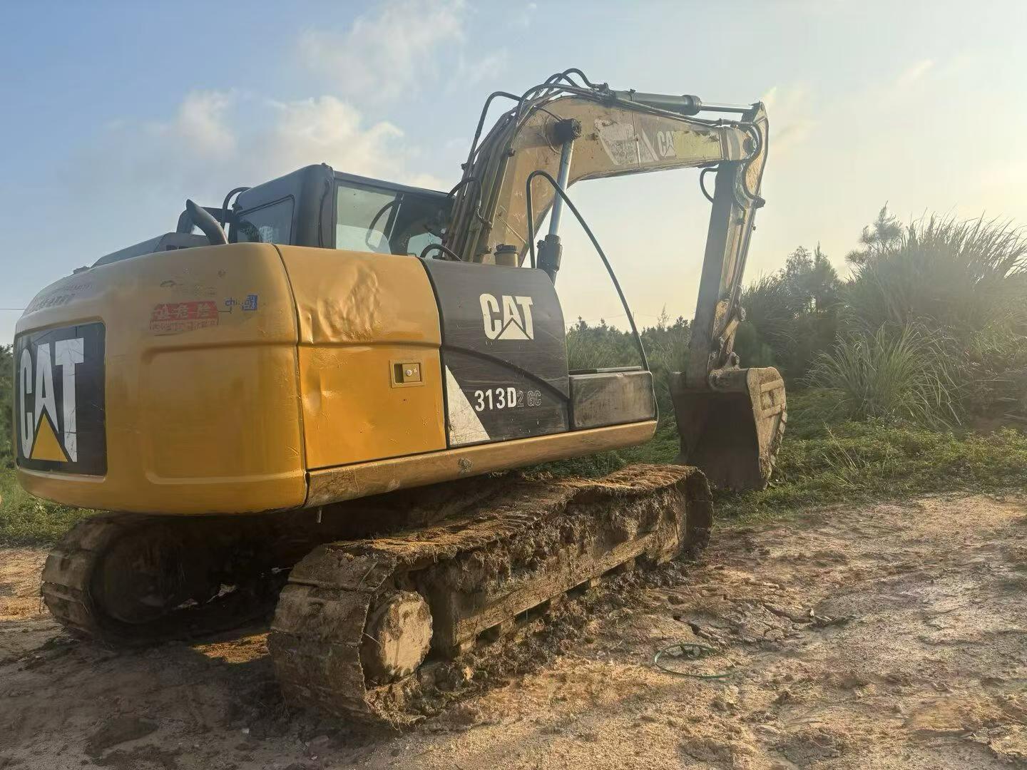 شراء حفارة Caterpillar 313D مستعملة / 2