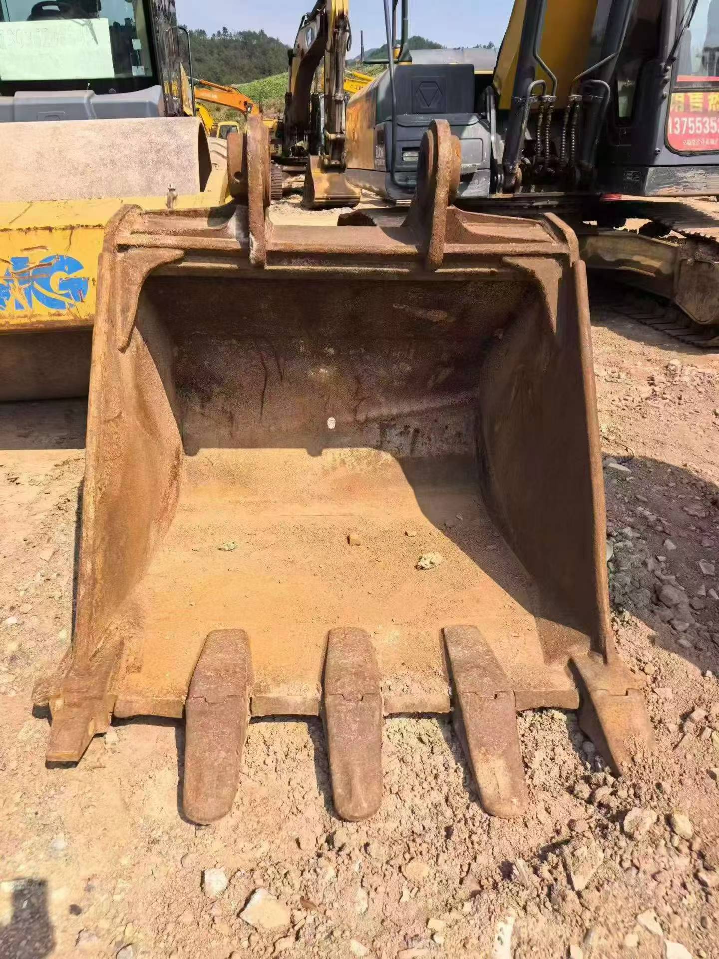Buy XCMG XE380K Used Excavator / 2