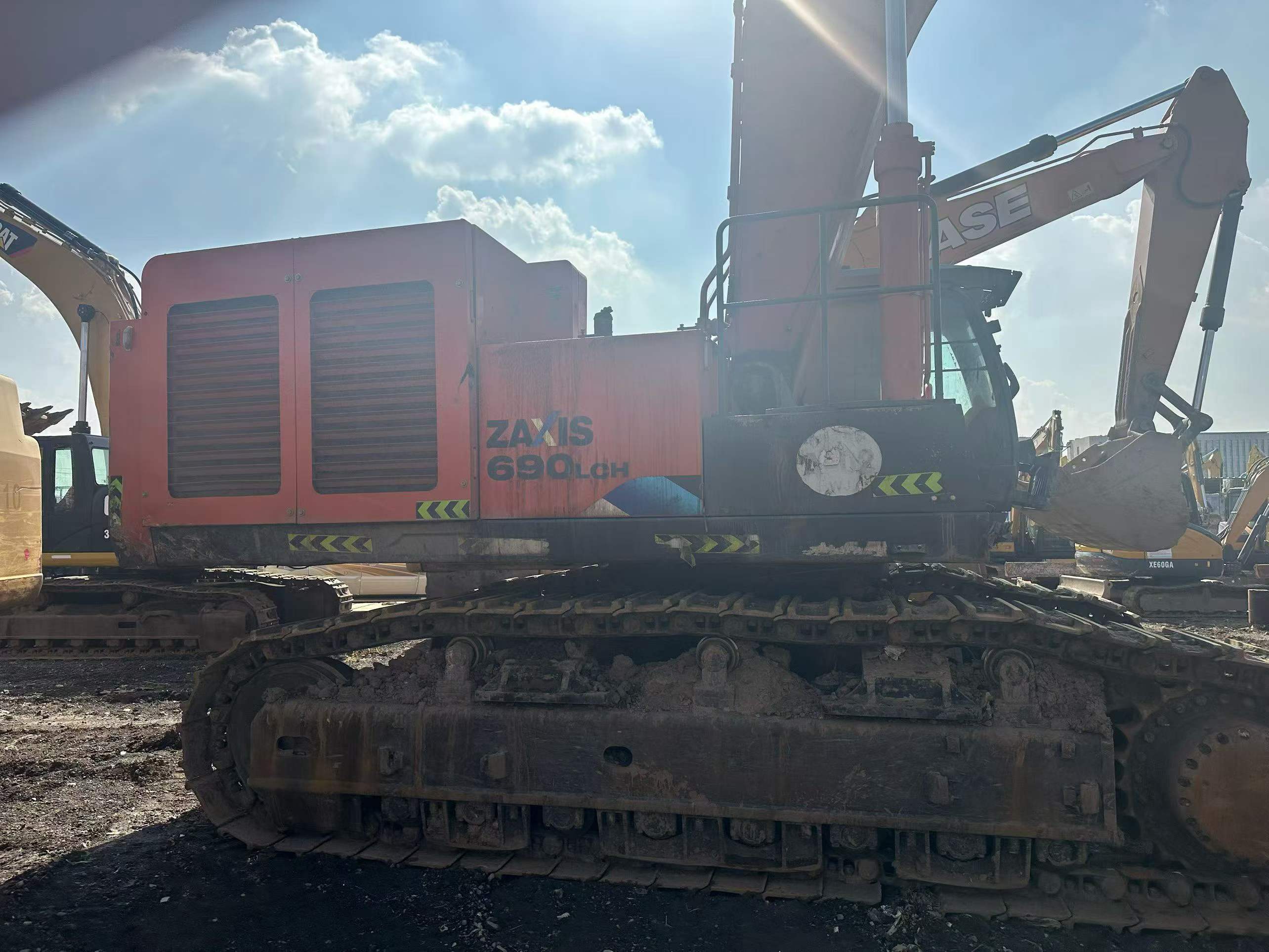 Buy Hitachi ZX690LCH-5A Used Excavator / 5