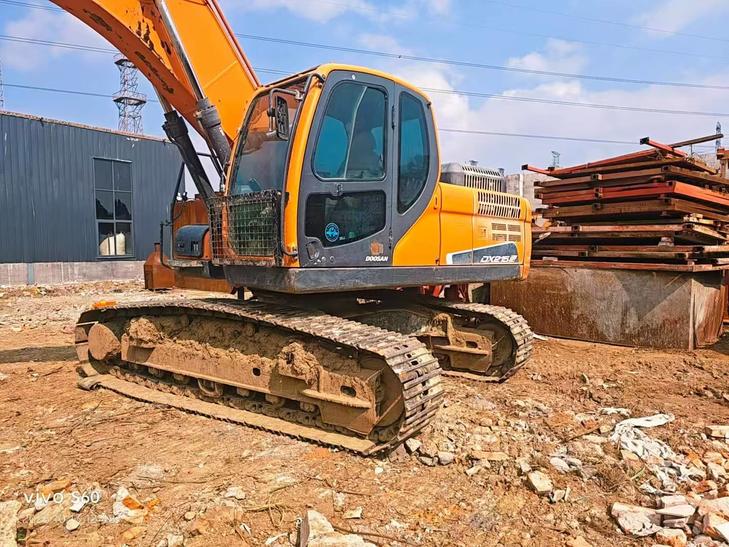 Buy Doosan DH215-7 Used Excavator / 1