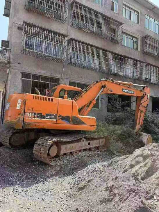 Buy Doosan DH150 Used Excavator / 1