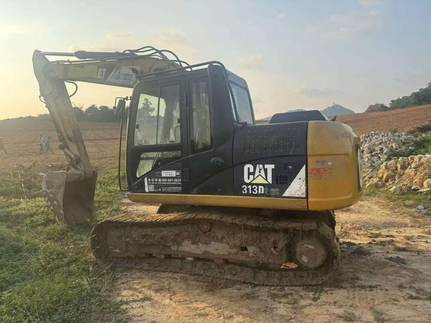 شراء حفارة Caterpillar 313D مستعملة / 3