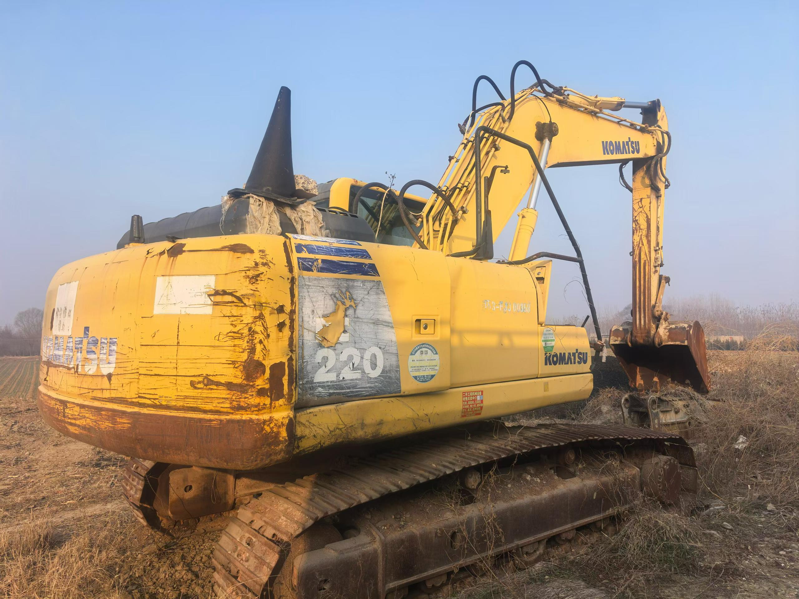 Buy Komatsu PC200-8 Used Excavator / 3