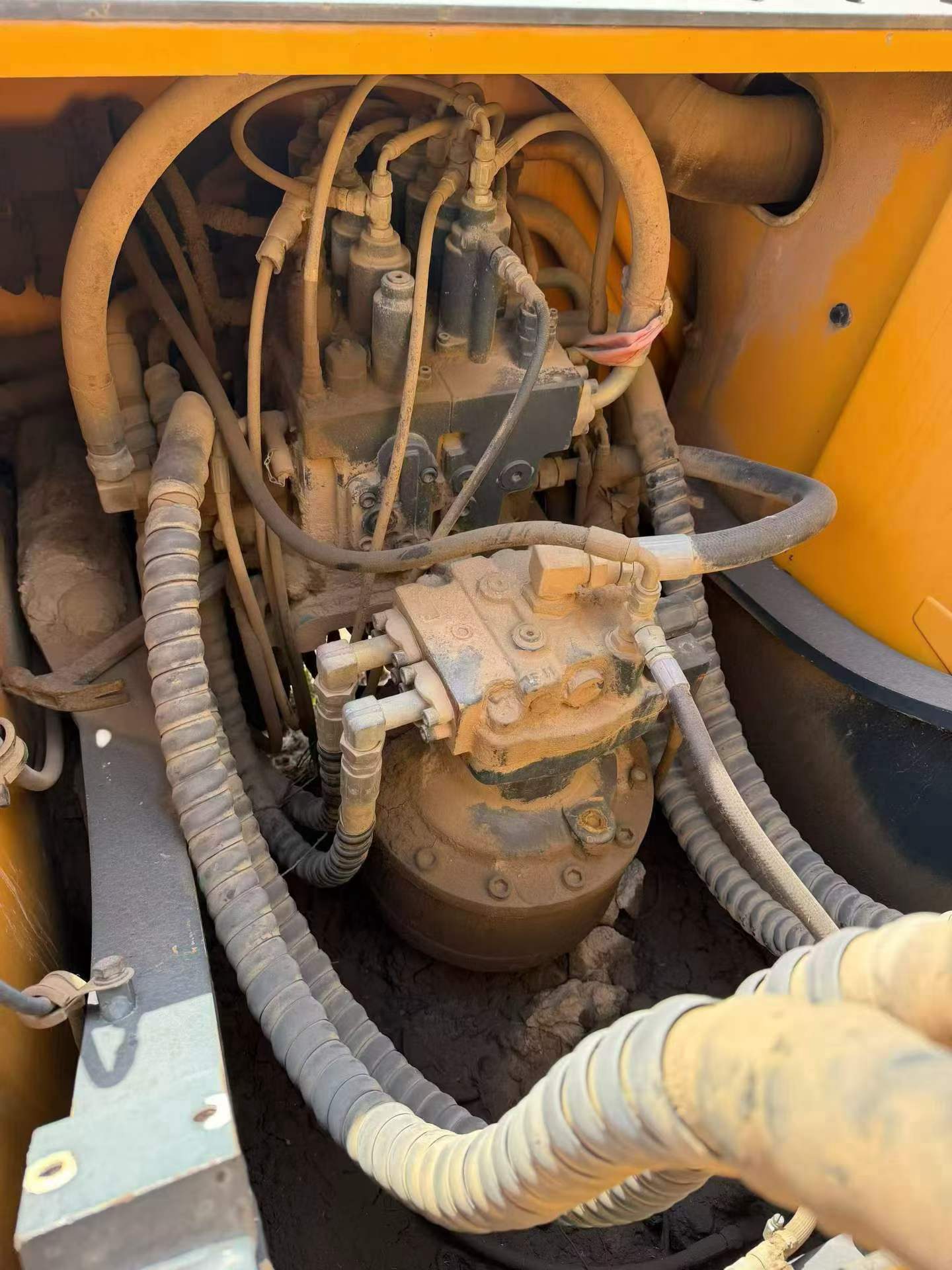 Buy Hyundai R225-7 Used Excavator / 6